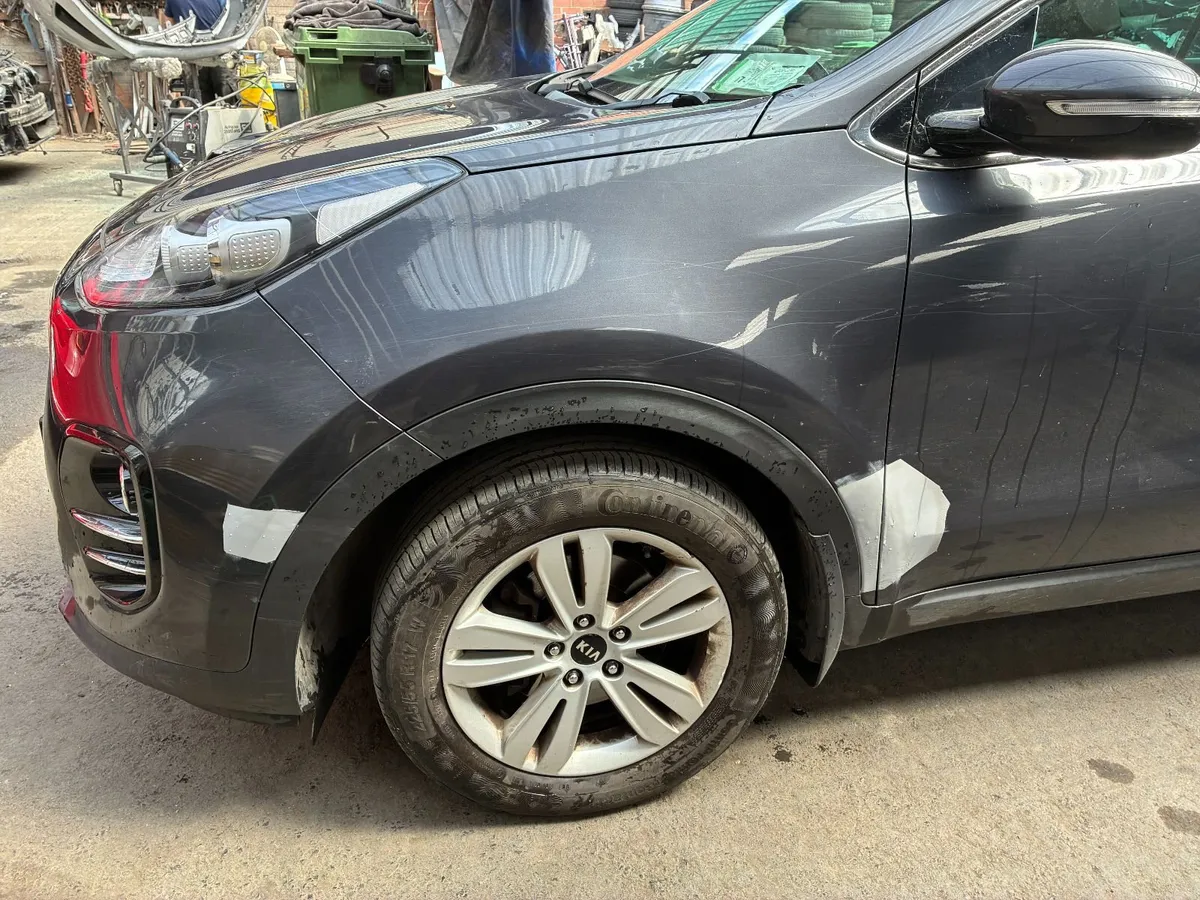 car - Image 4