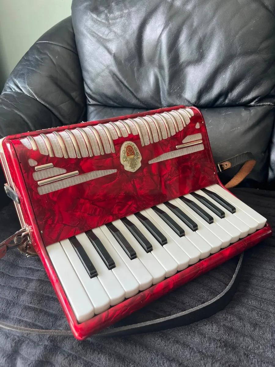 Martini piano accordion - Image 2