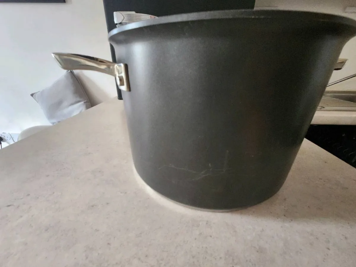 Circulon 26cm Stock Pot with Lid - Image 4