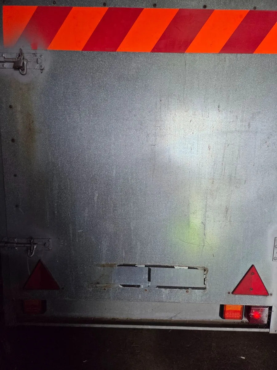 Trailer - Image 3