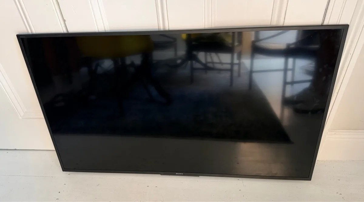 Sony Bravia 3 Smart TV (50”) - Image 1