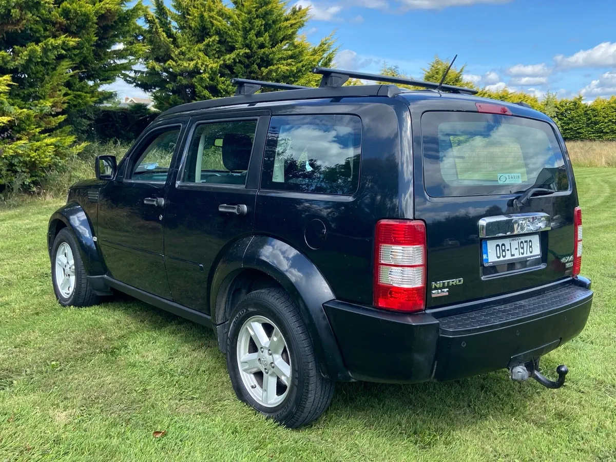 Dodge Nitro 4x4 crew cab - Image 3