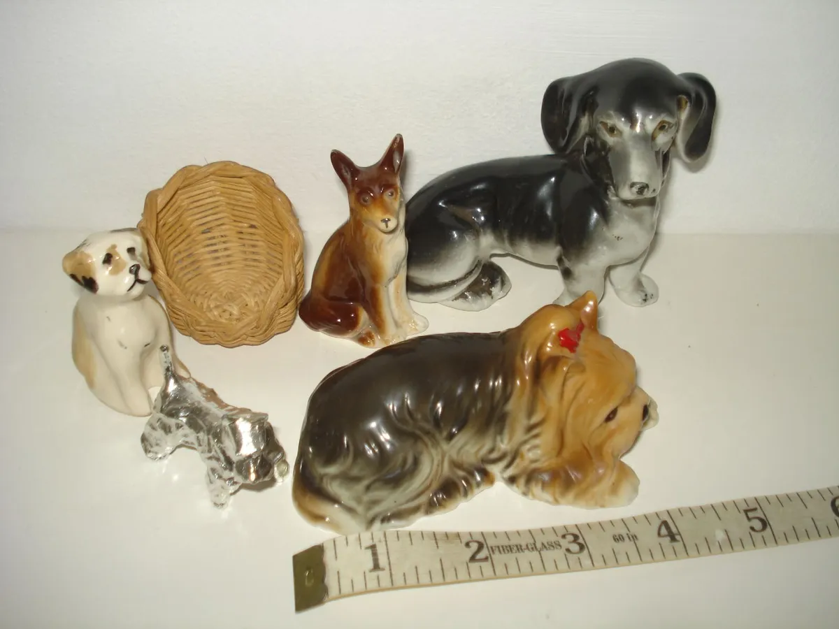 SMALL CERAMIC & METAL DOG ORNAMENTS. - Image 3