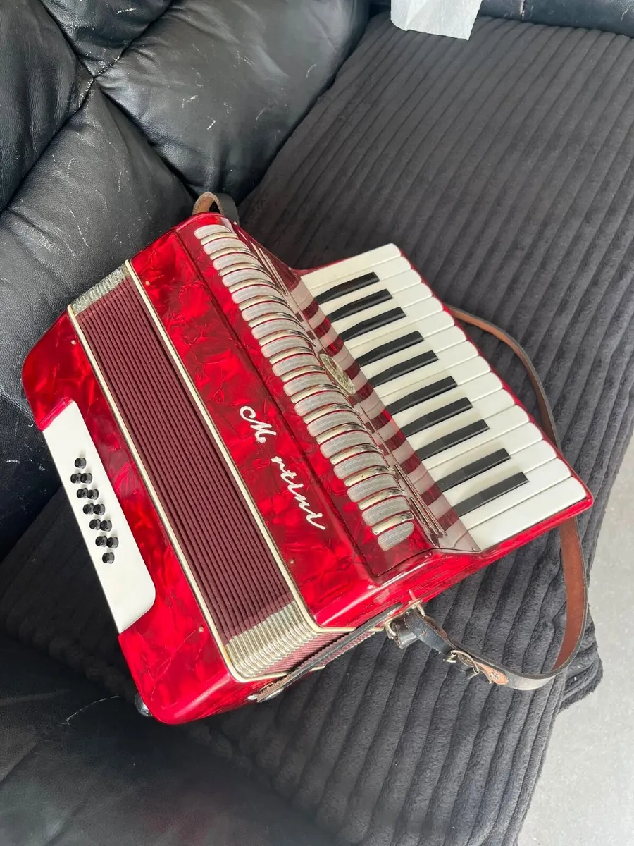 Martini piano accordion - Image 4