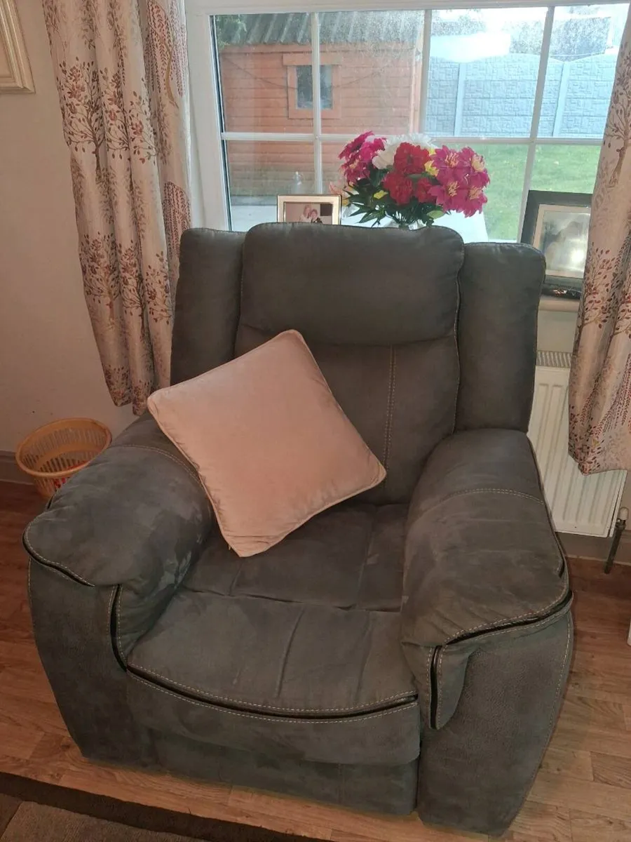 3.1.1 Suite for sale - Image 3