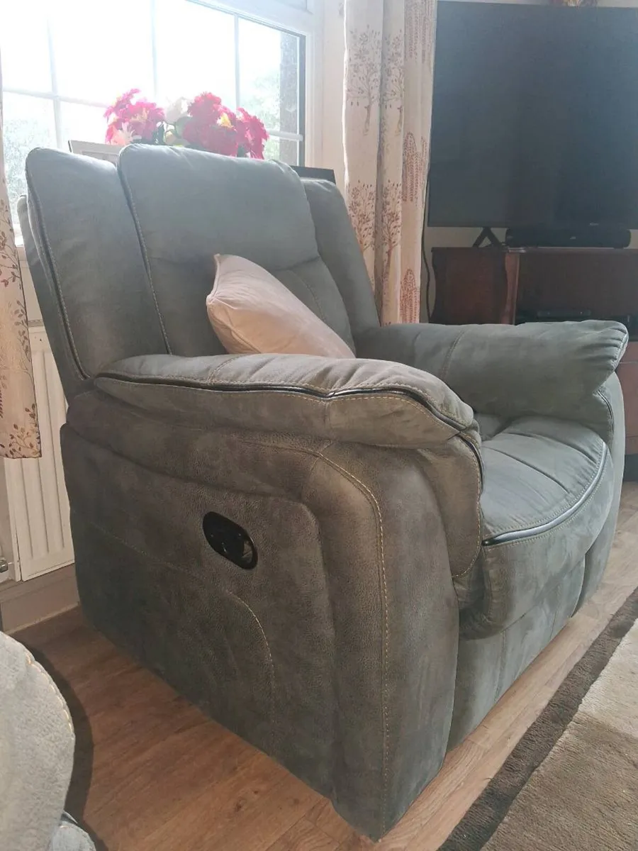 3.1.1 Suite for sale - Image 4
