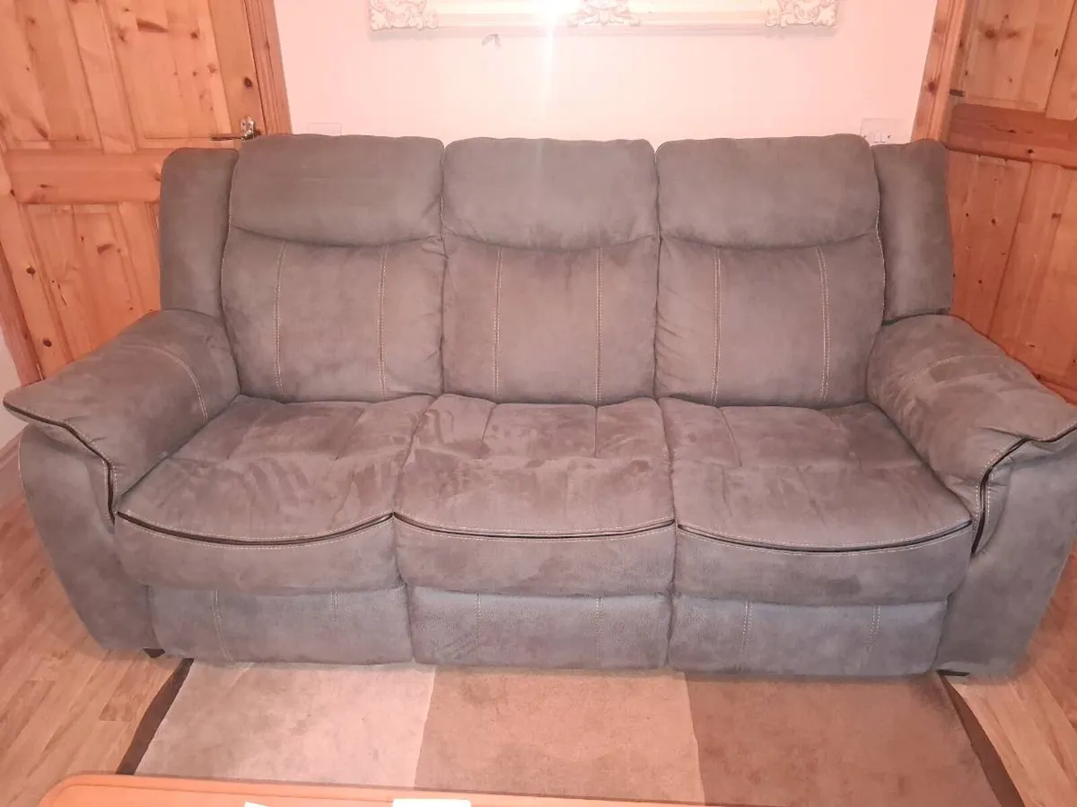3.1.1 Suite for sale - Image 1