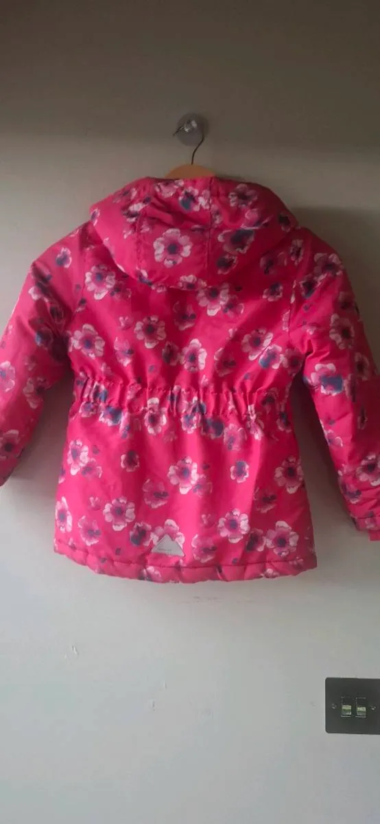 Girls pink jacket - Image 2