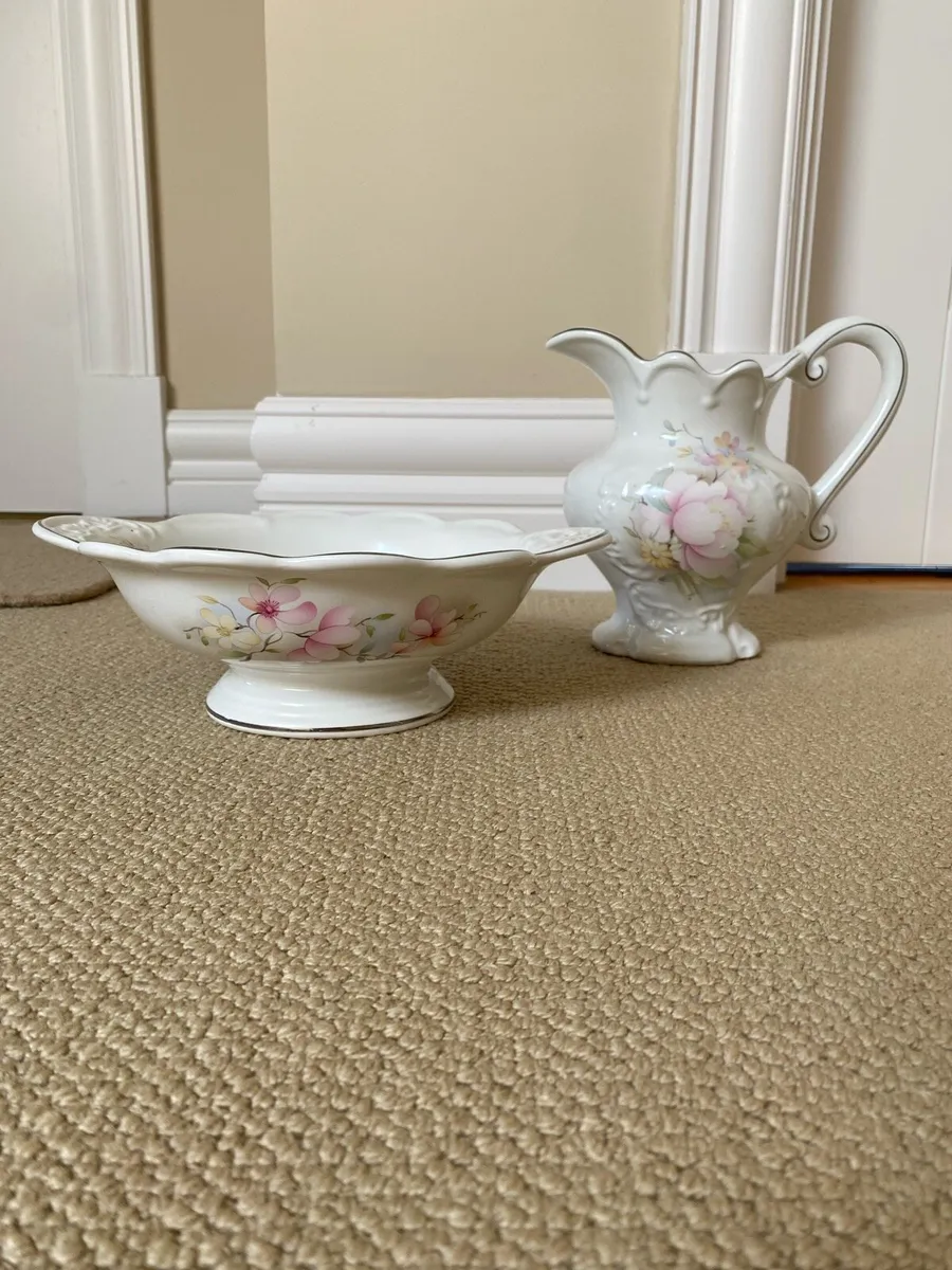 Antique style jug and wash basin - Image 3
