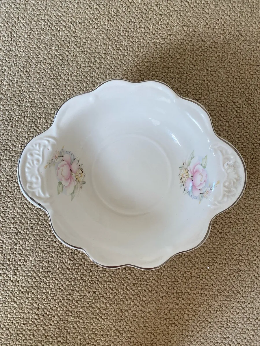 Antique style jug and wash basin - Image 4