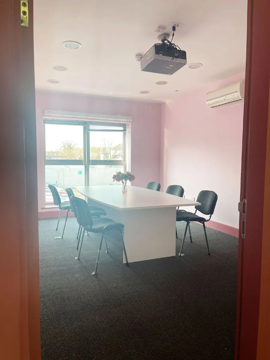 Boardroom Table & 6 Conference Chairs