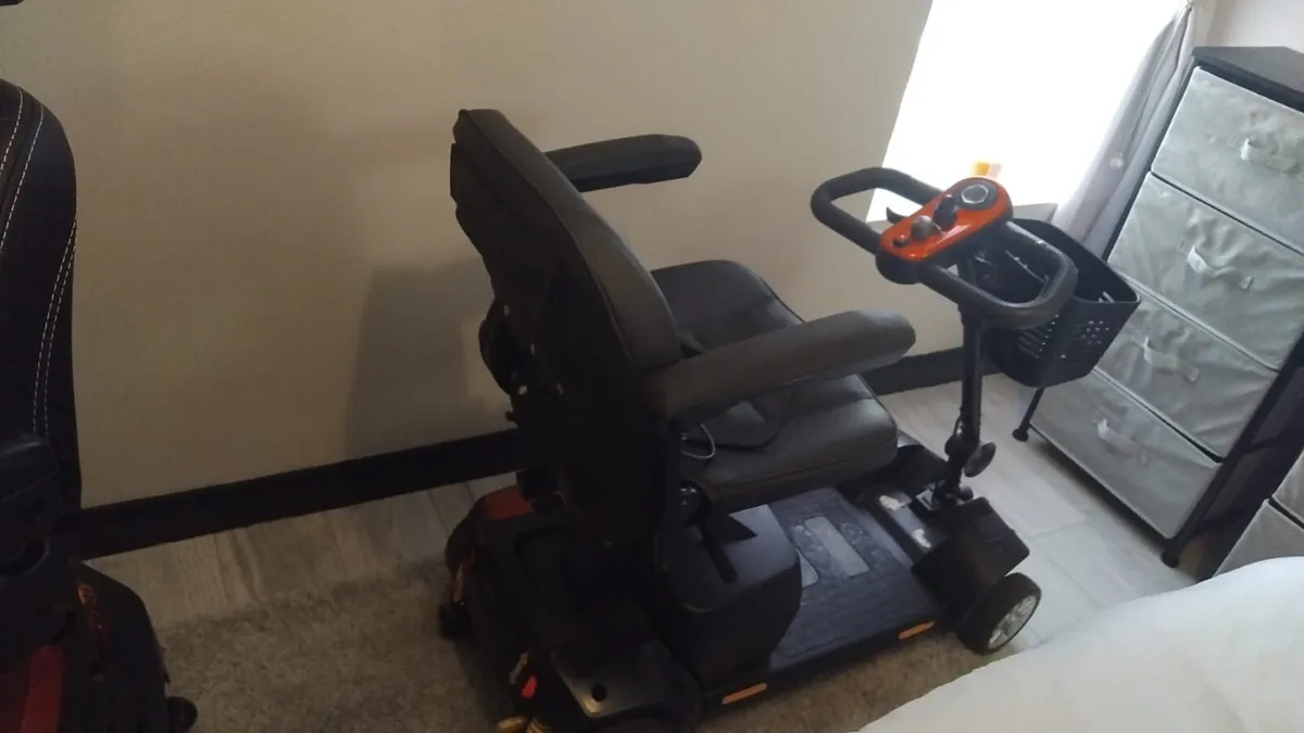 Mobility scooter - Image 1