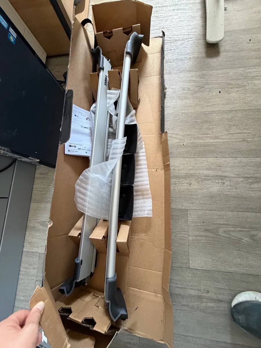 Thule Wingbar edge Roof Rack new - Image 3