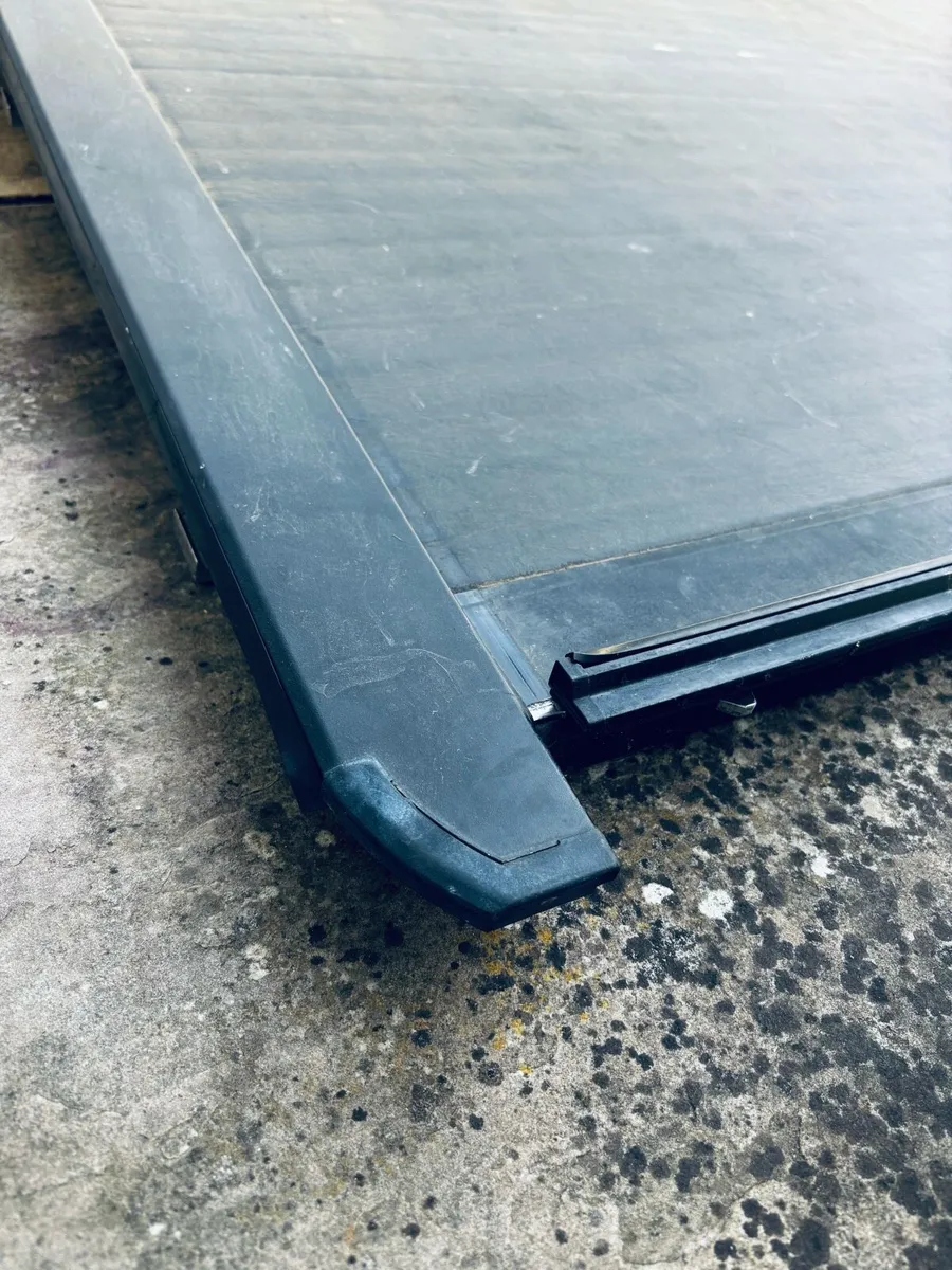 VW Amarok Roll-N-Lock Cover - Image 4