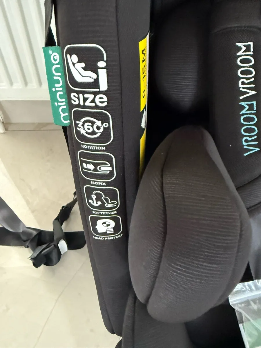 Car  seat - Image 2