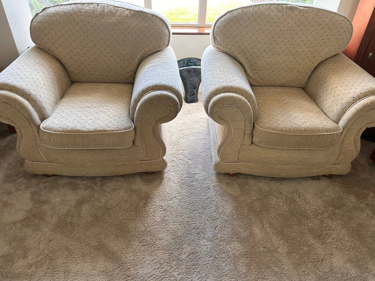 Suite of Furniture - Image 2