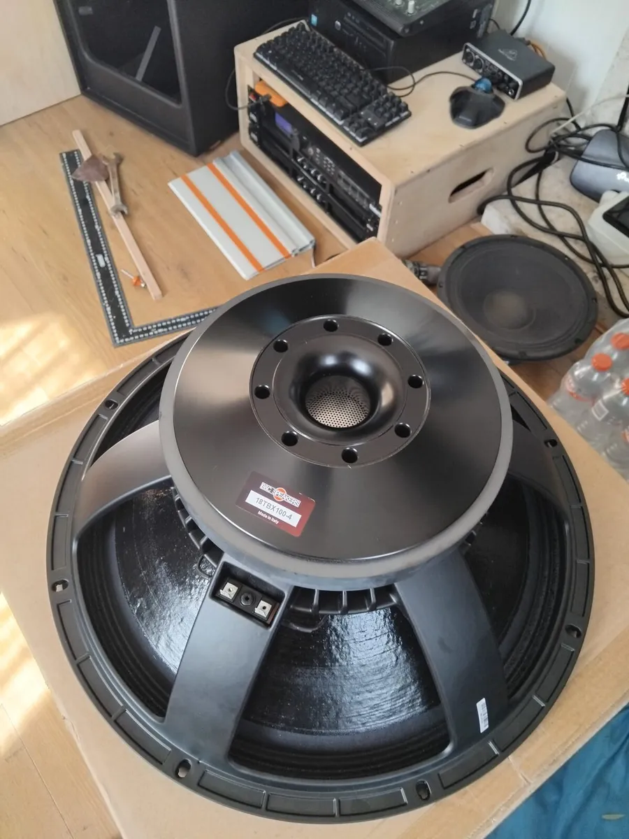 Speakers B&C 18 tbx 100 4ohm pair brand new - Image 1