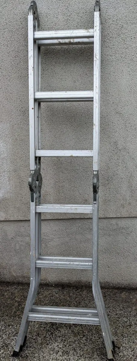 Step Ladder - Image 2