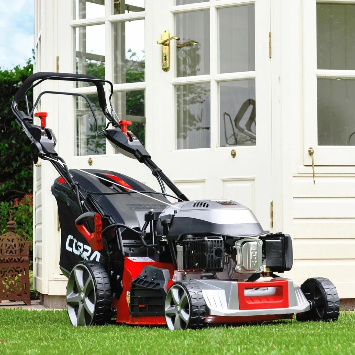 19" Cobra Self Propelled / 4 Speed Lawnmower - Image 1