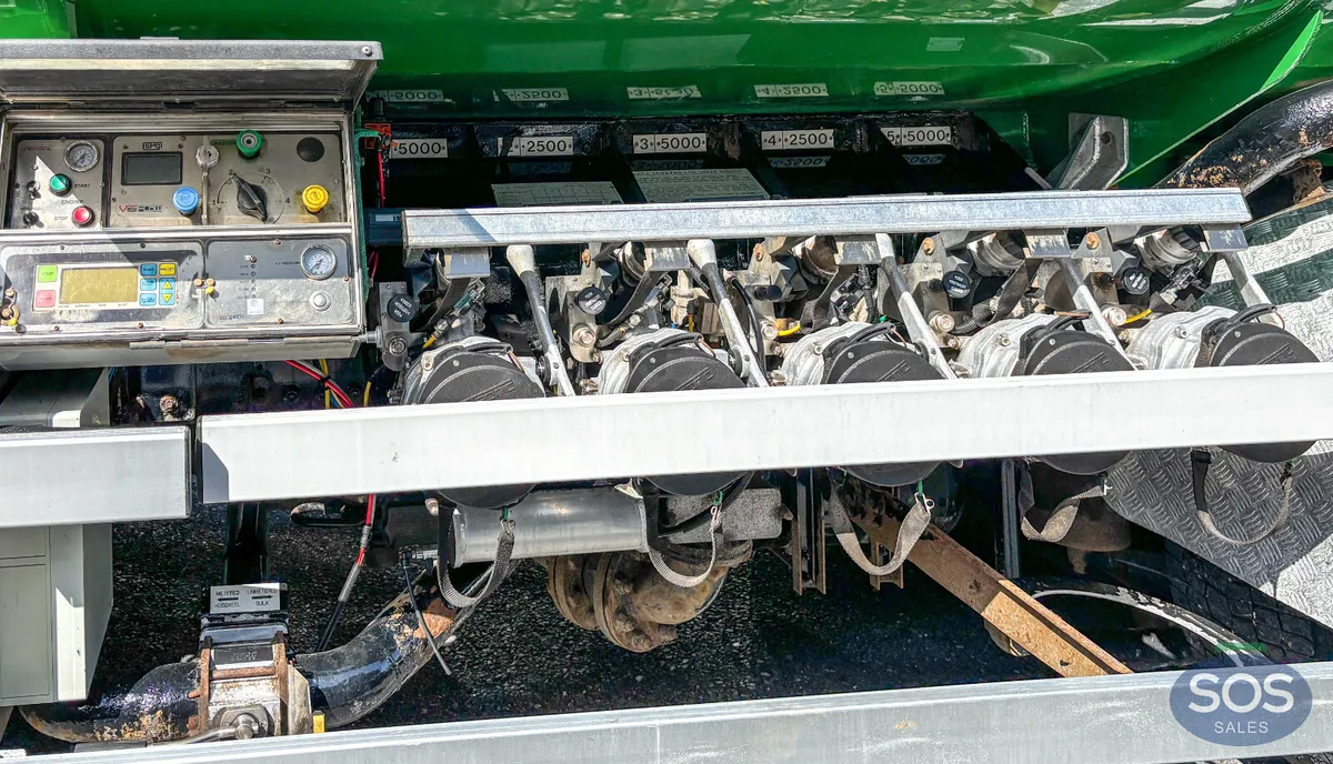 2017 DAF CF 370 FAN Rigid Tanker - Image 3