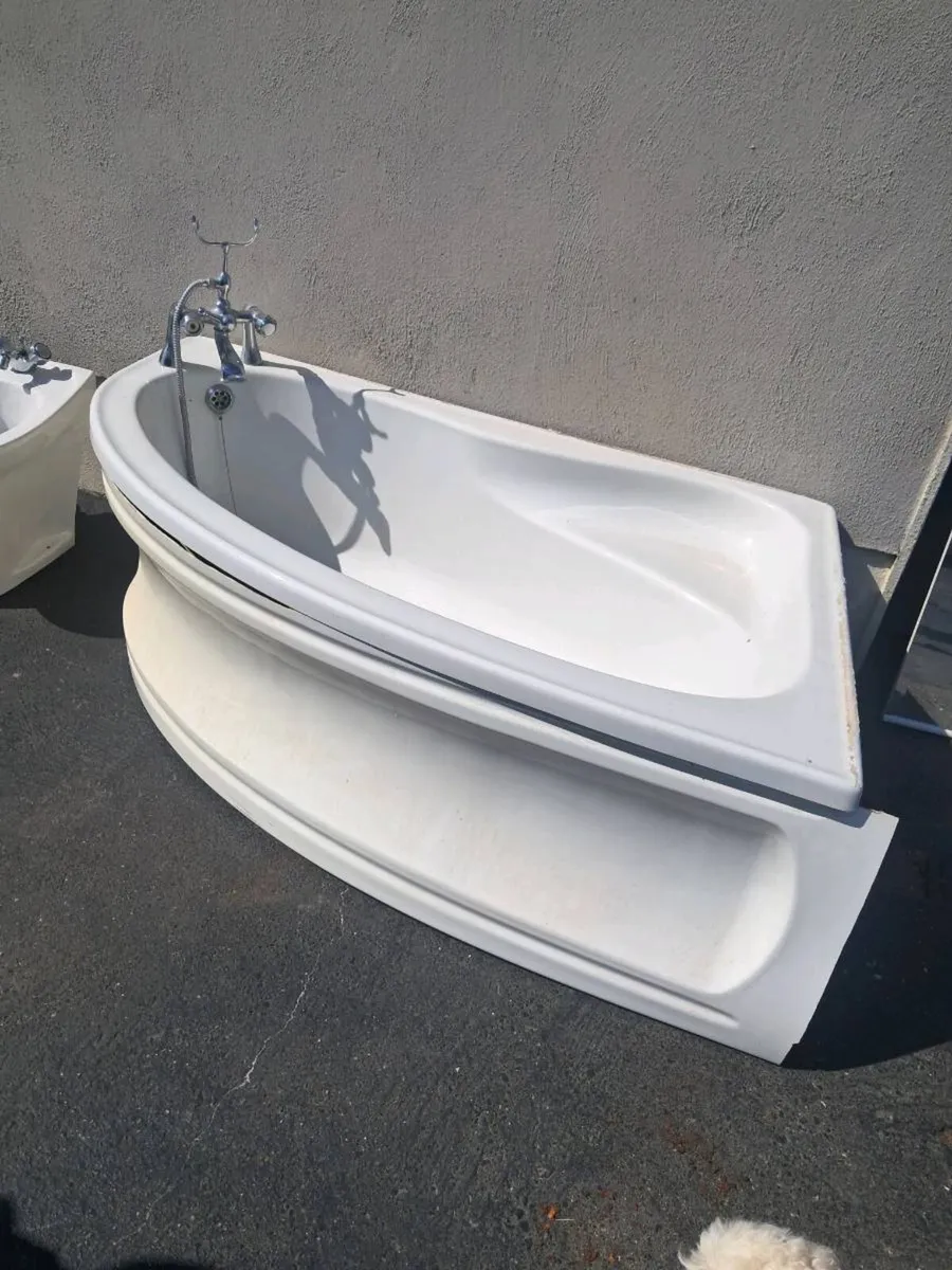 Full set bathroom ware inc bath,Vanity unit,Mirror - Image 1