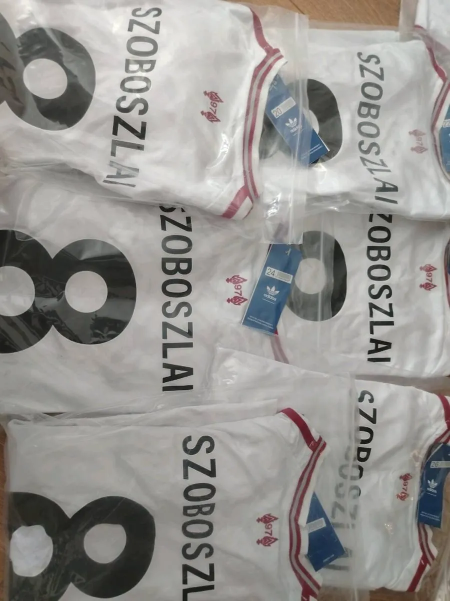 Liverpool kids kit football - Image 2