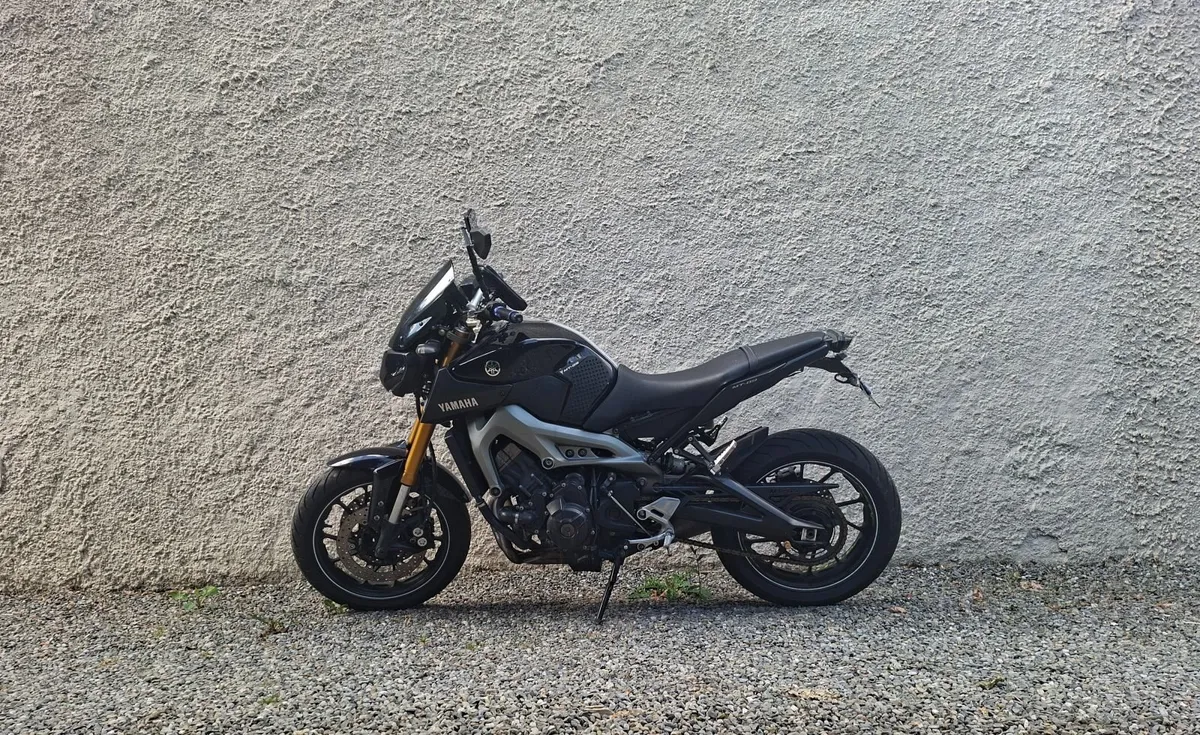 YAMAHA MT 09 - Image 2