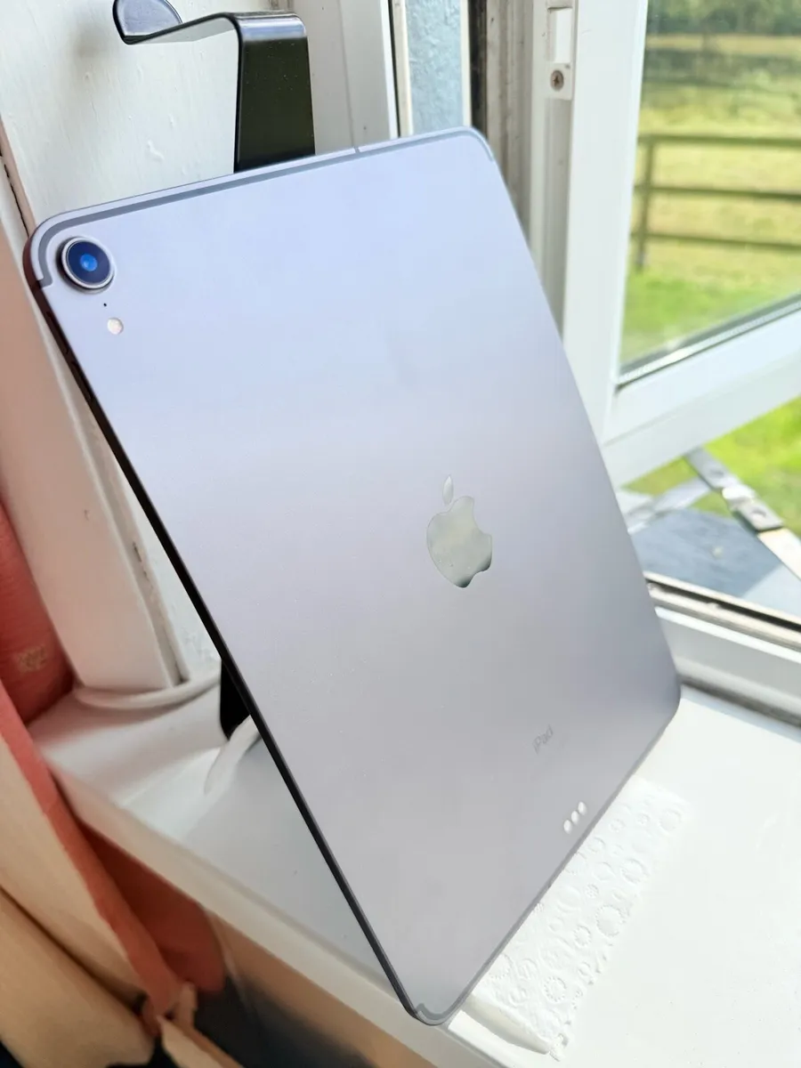 Apple iPad pro 11 inch - new - Image 4