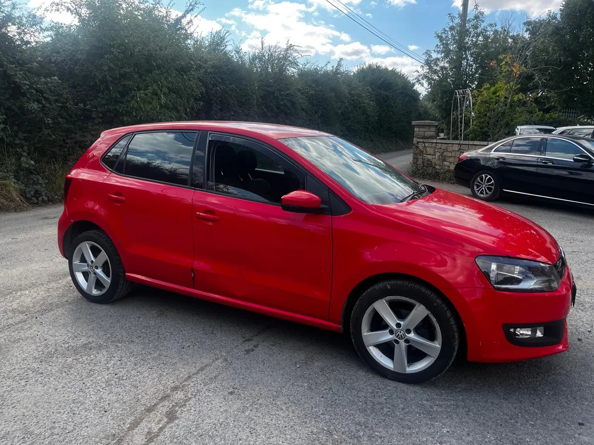 2014 Volkswagen Polo - Image 2