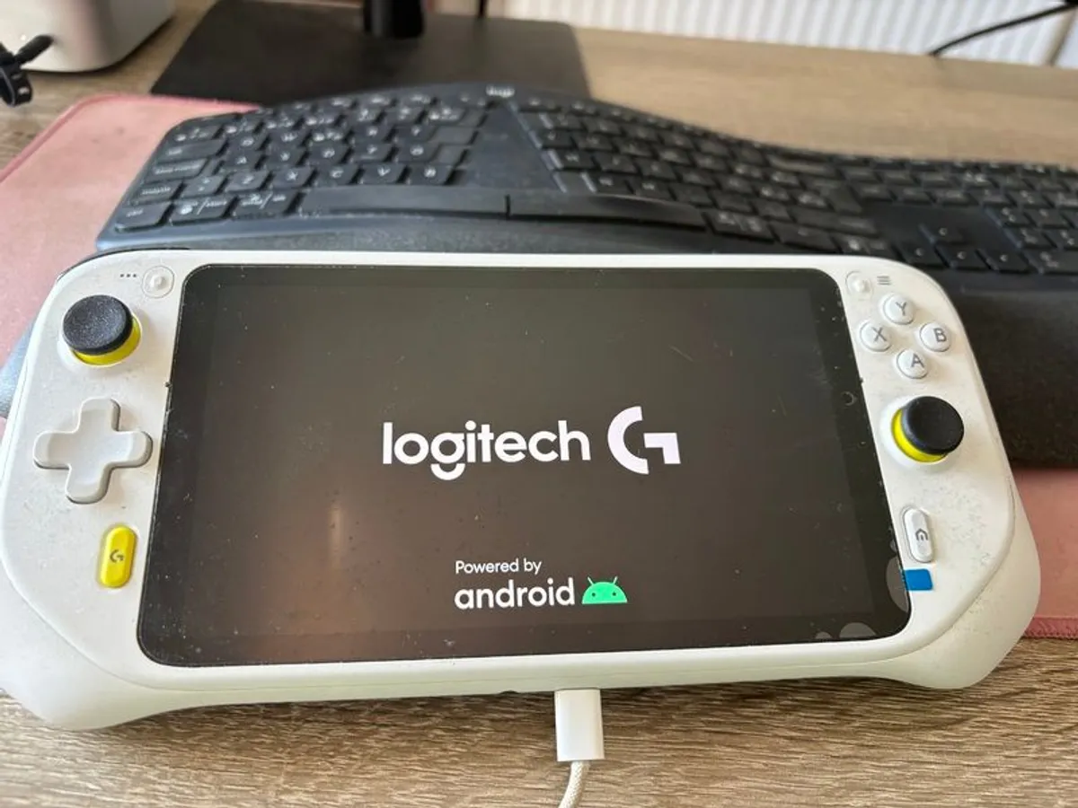 Logitech G Cloud - Image 1