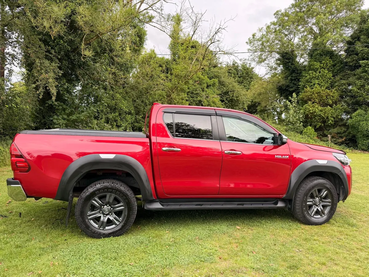 Toyota Hilux 5 Seater Crew Cab 2.4 Auto - Image 3