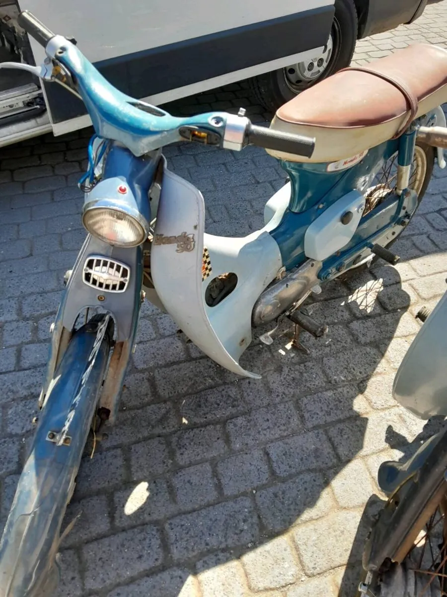 TWO Honda C100 - Image 4