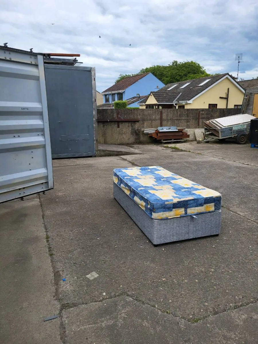 Single Bed - Image 2