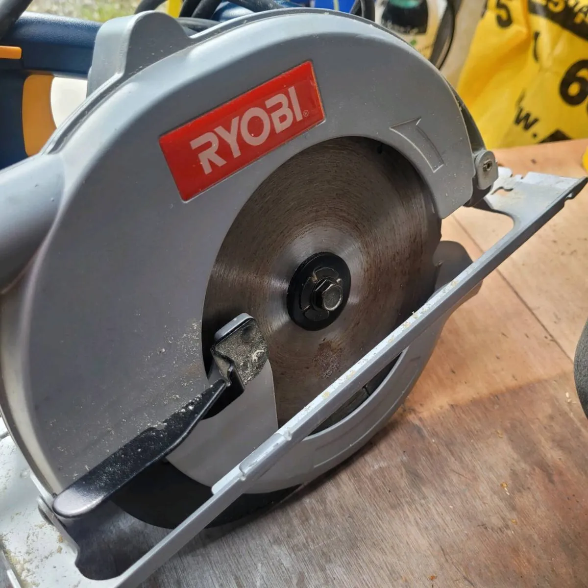 110 Transformer and 110 Ryobi 1300w circular saw . - Image 1