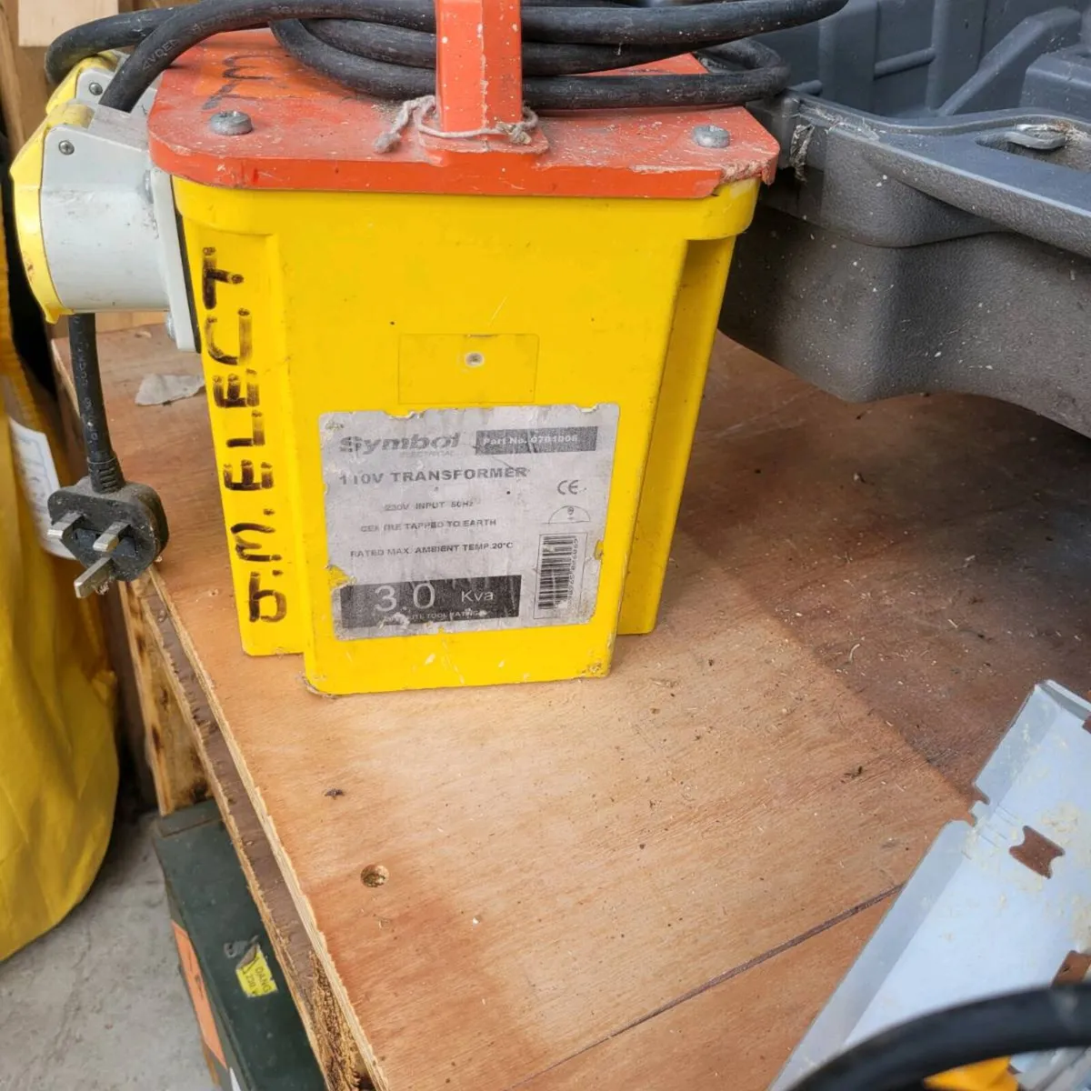 110 Transformer and 110 Ryobi 1300w circular saw . - Image 3