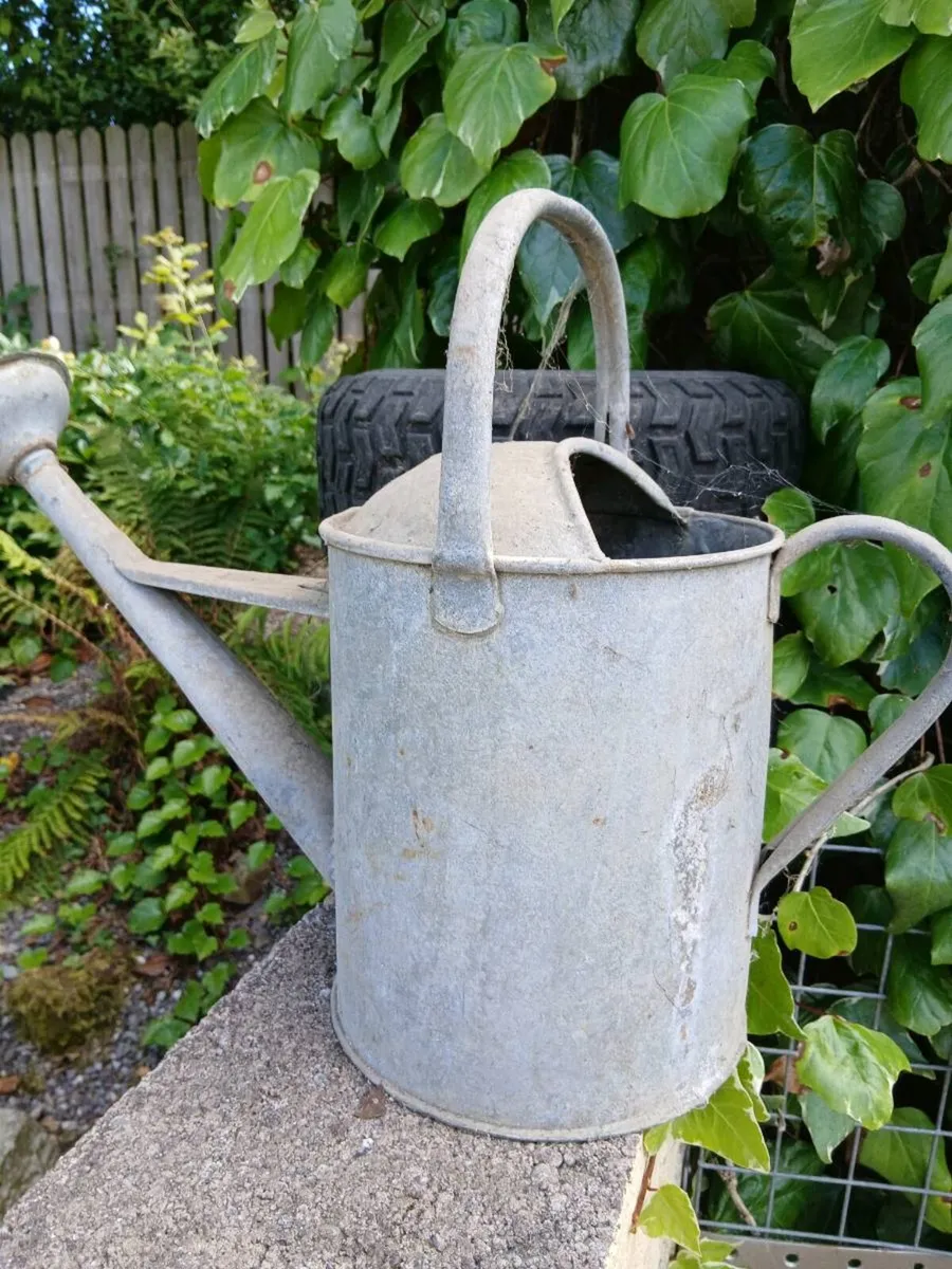 Vintage watering can - Image 1