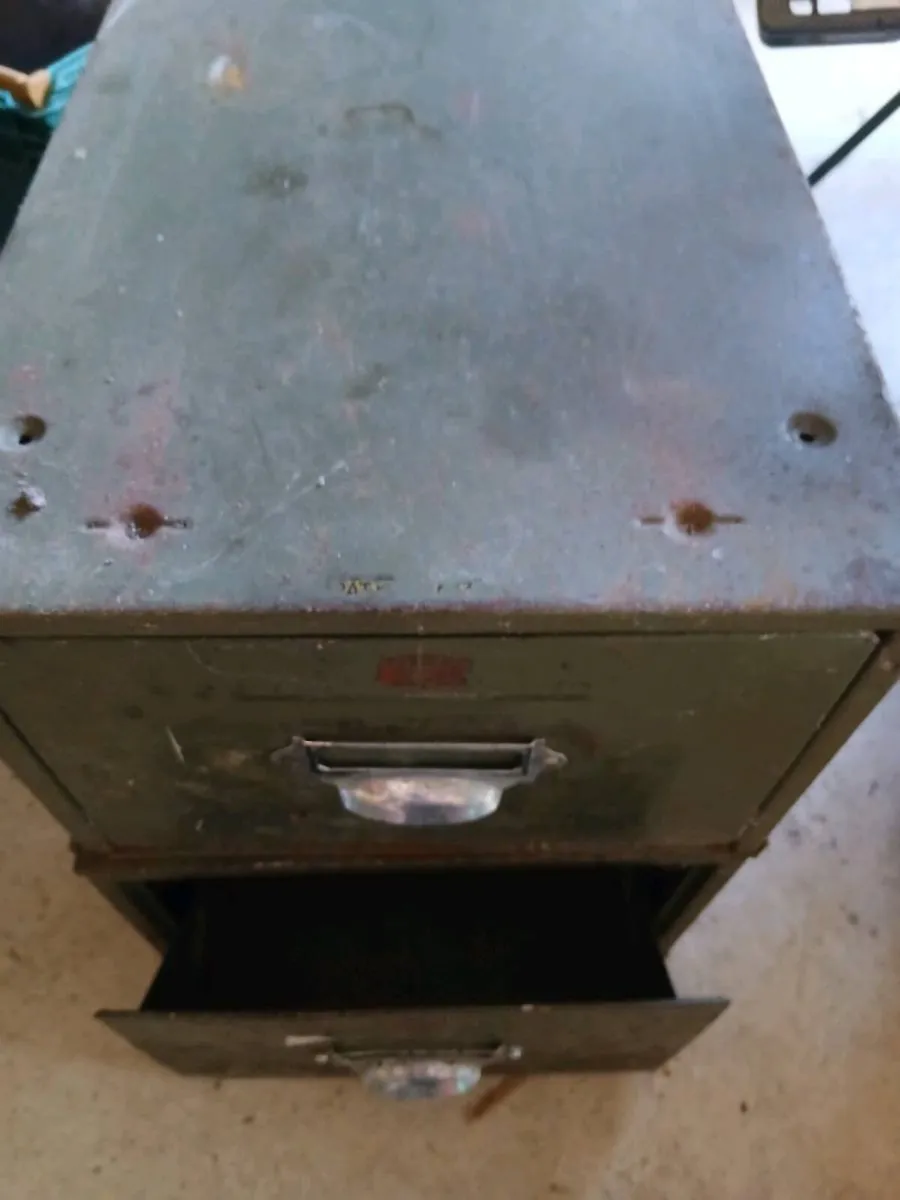 Old boxes - Image 1