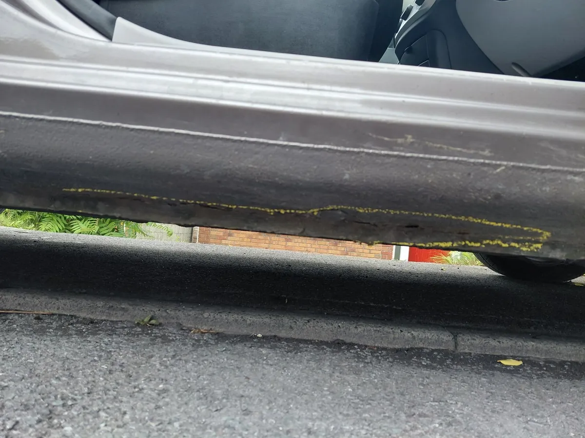 Car - Image 2