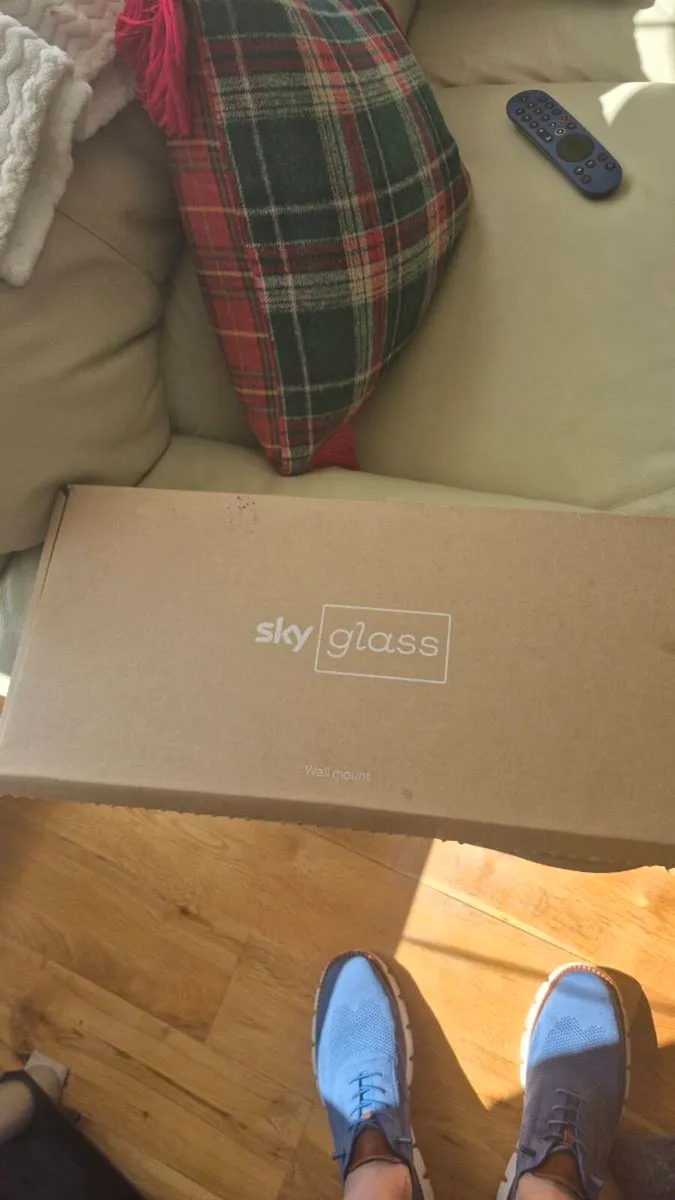 Sky glass tv wall bracket