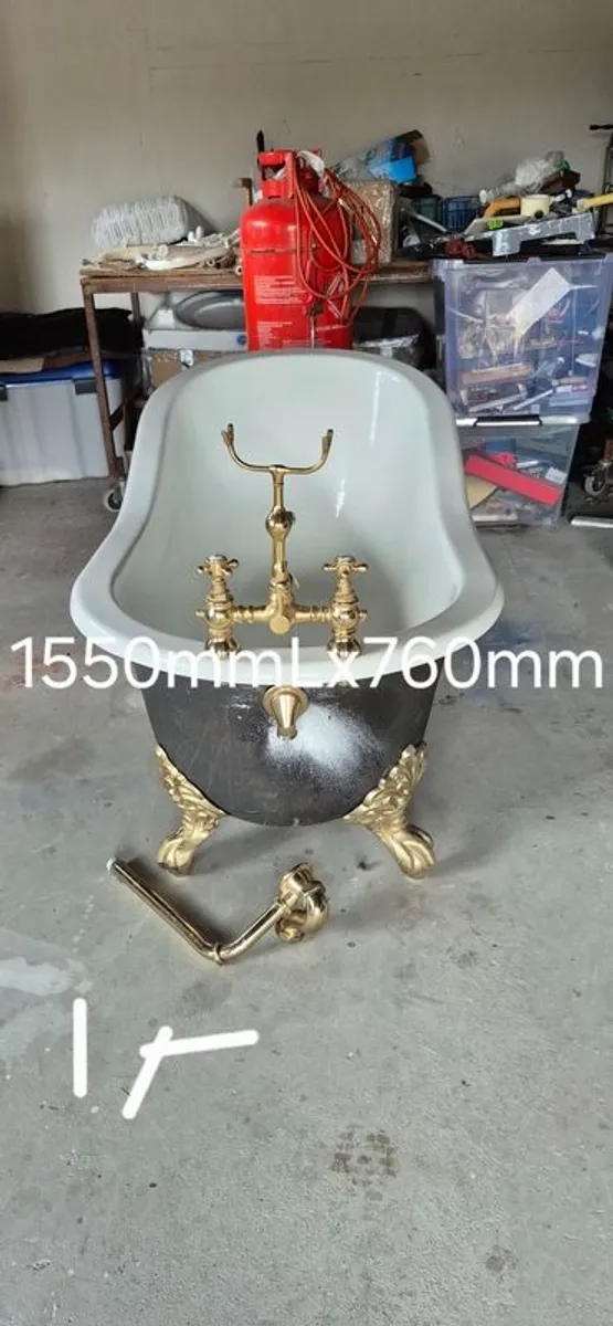 Castiron Slipper Bathtub - Image 1