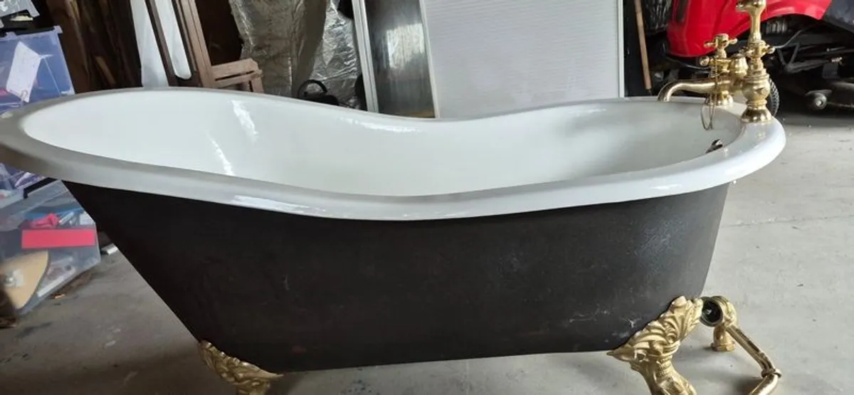 Castiron Slipper Bathtub - Image 3