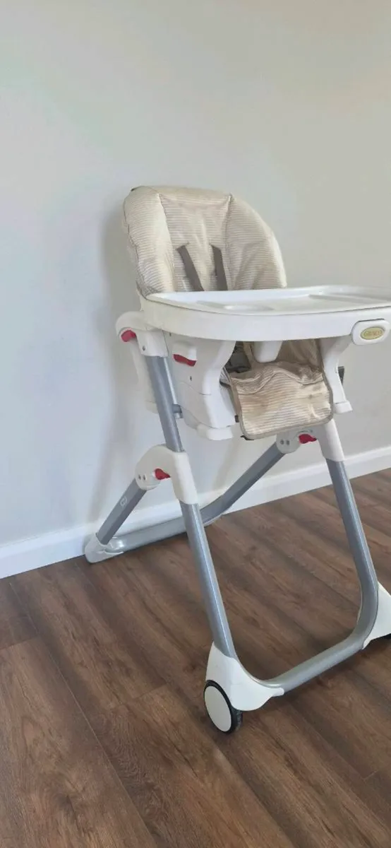 Graco 5 in 1 Highchair - Image 1