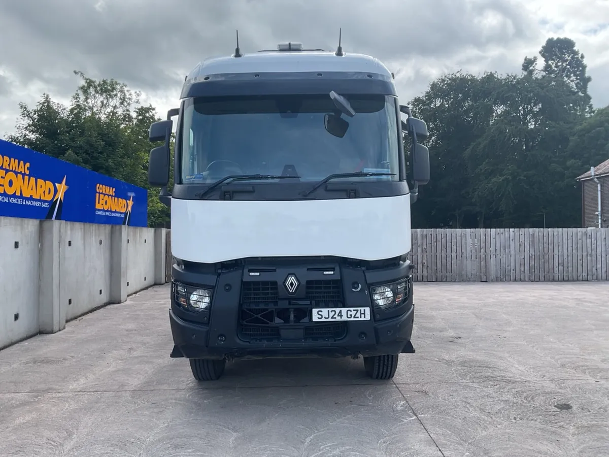 2024 Renault C430 8x4 Bulk  Tipper - Image 4
