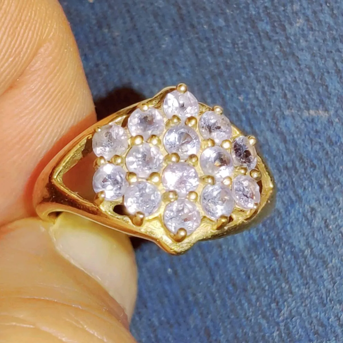 HUGE TANZANITE CLUSTER, 9CT Gold New Ring & Cert ! - Image 1