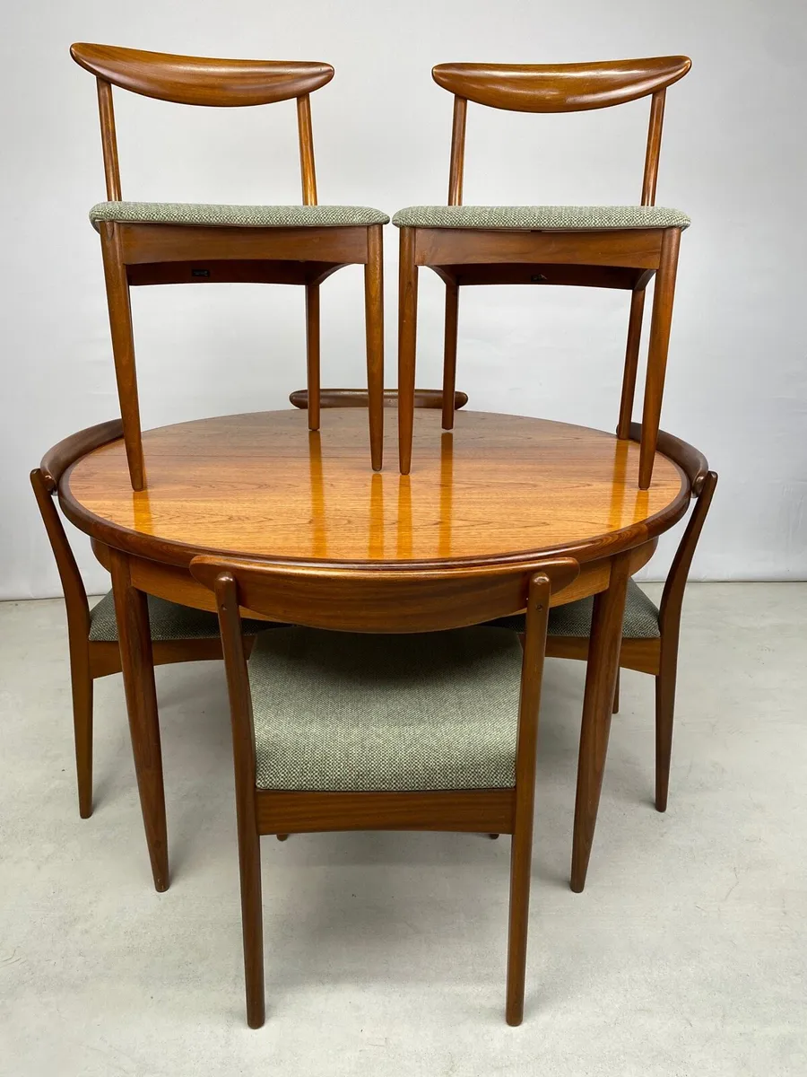 Mid Century G Plan Round Extendable Table & Chairs - Image 1