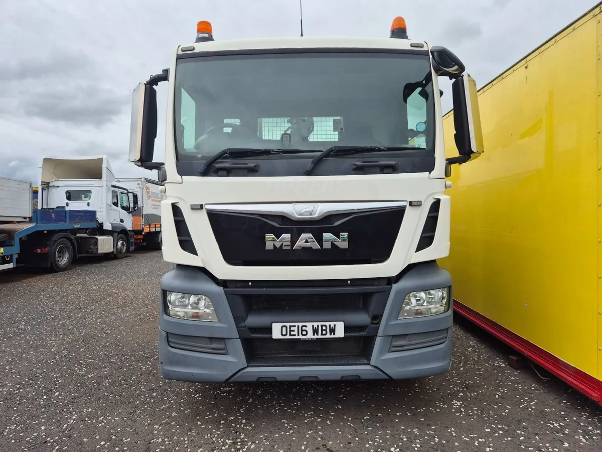 2016 MAN 26.360 6x2 HIAB 2 ext 14ton crane - Image 3