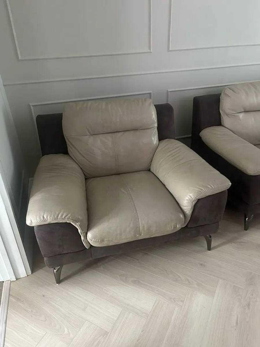 leather sofa for sale - Image 1