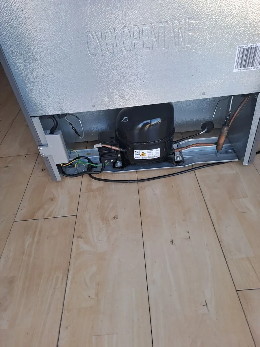KENWOOD freestanding freezer - Image 4