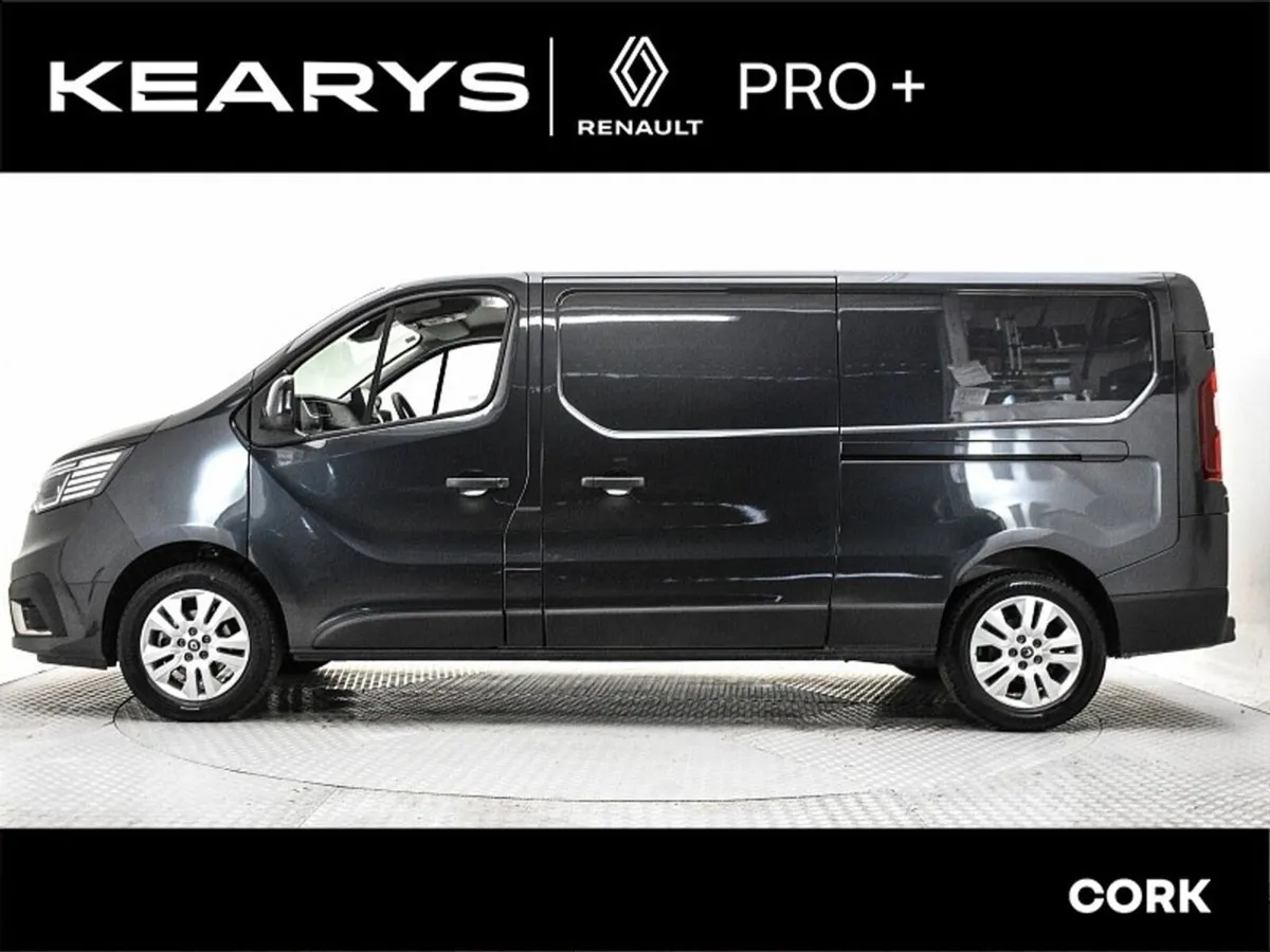 Renault Trafic LL30 Blue dCi 150 Sport Panel Van M - Image 4