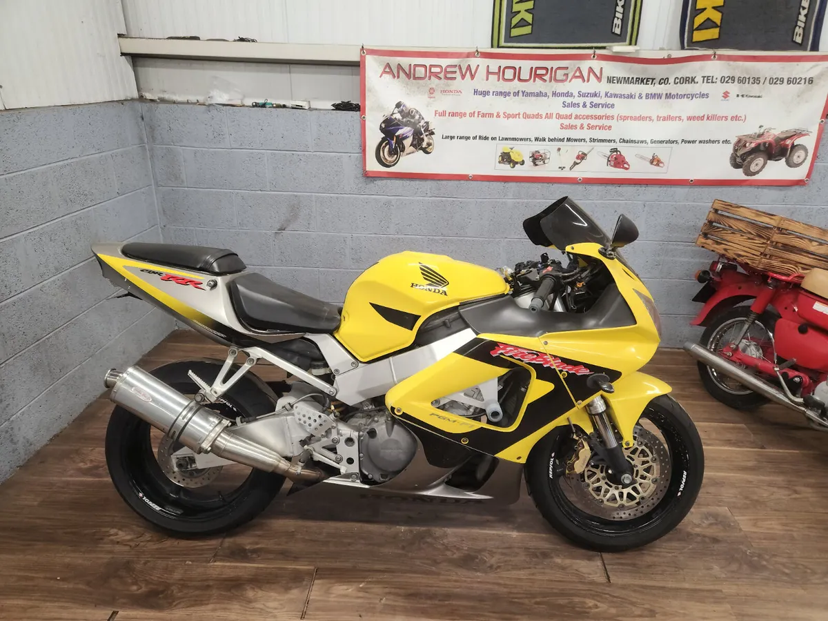 Honda CBR Fireblade - Image 1